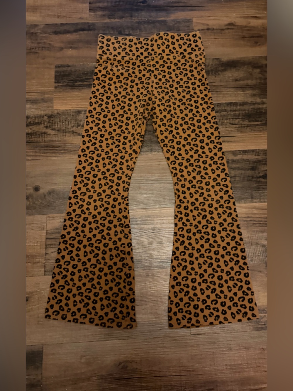 Thereabouts kids cheetah flare leggings size large